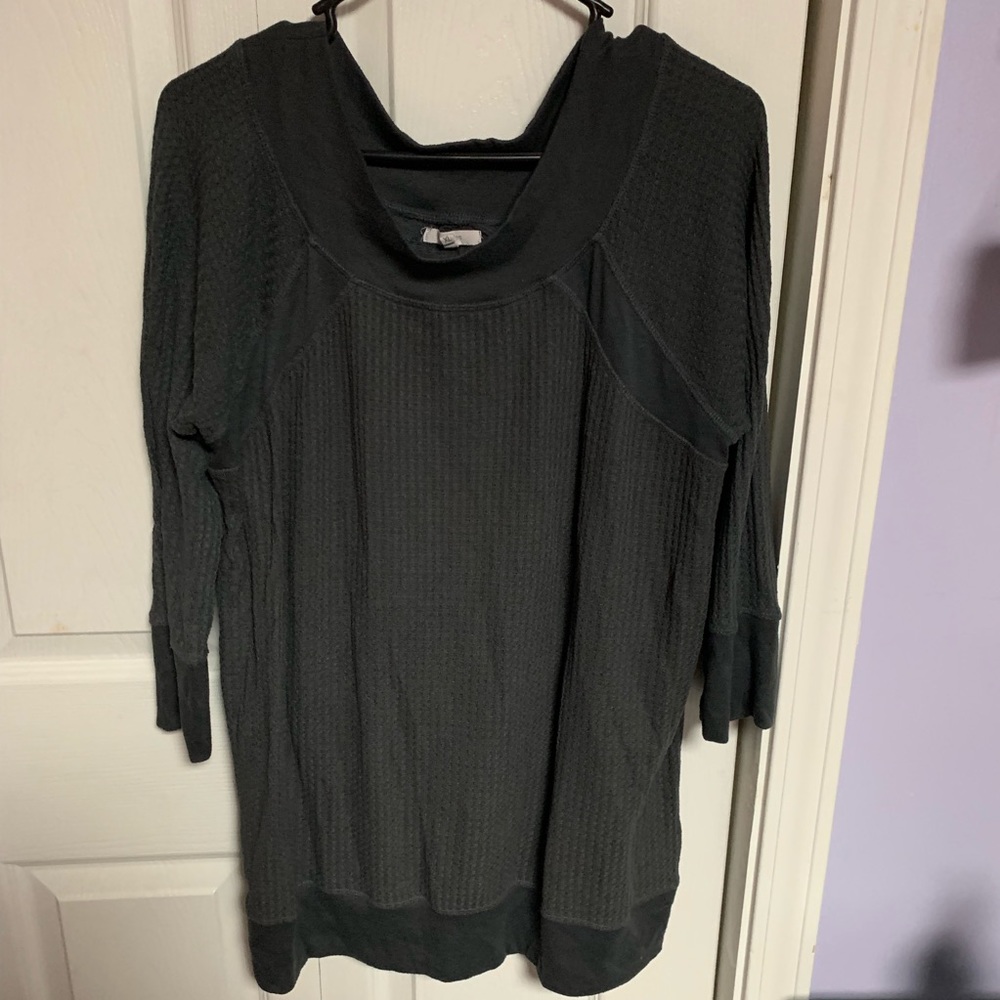 Maurice’s dark gray waffle knit top